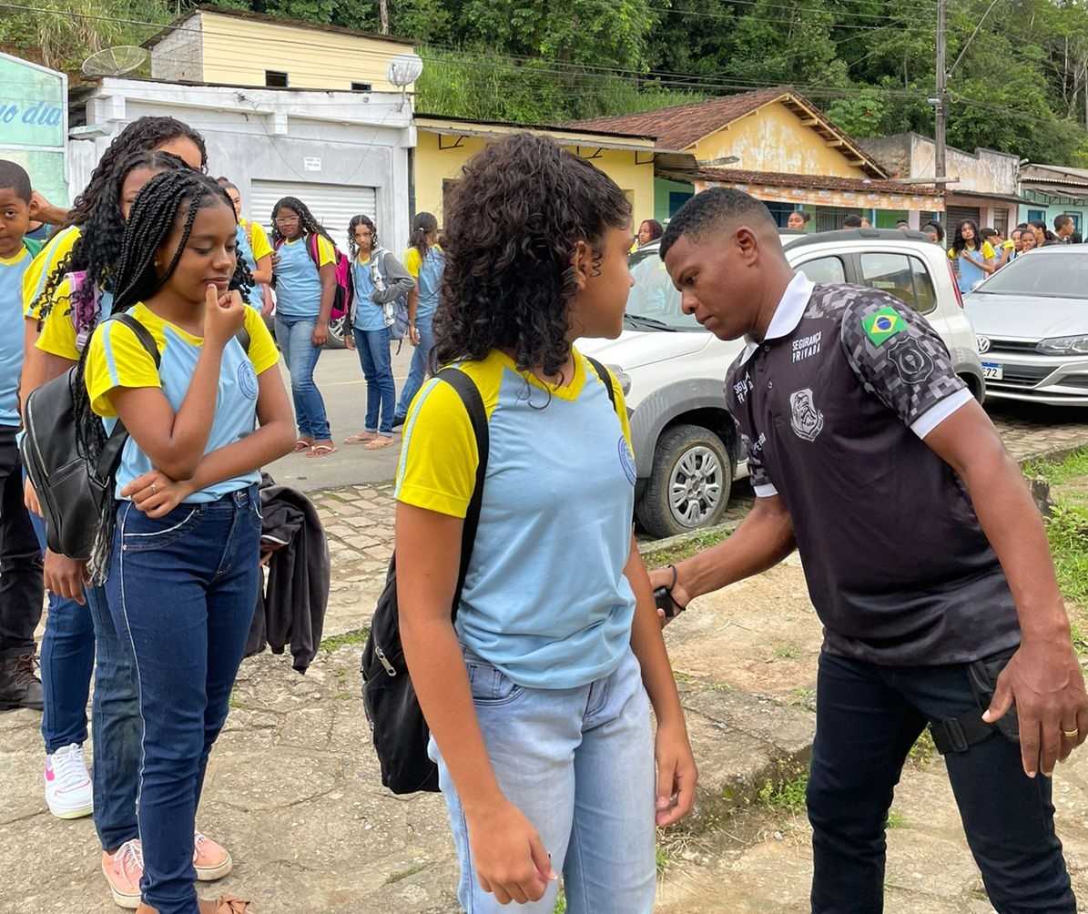 Camacã: Após reuniões com segmentos e profissionais da educação, a prefeitura reforça segurança nas escolas
